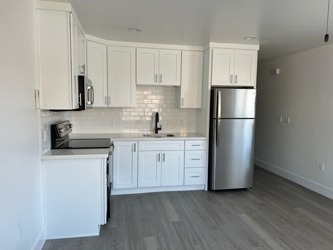 Kitchen - 114 Baker Way