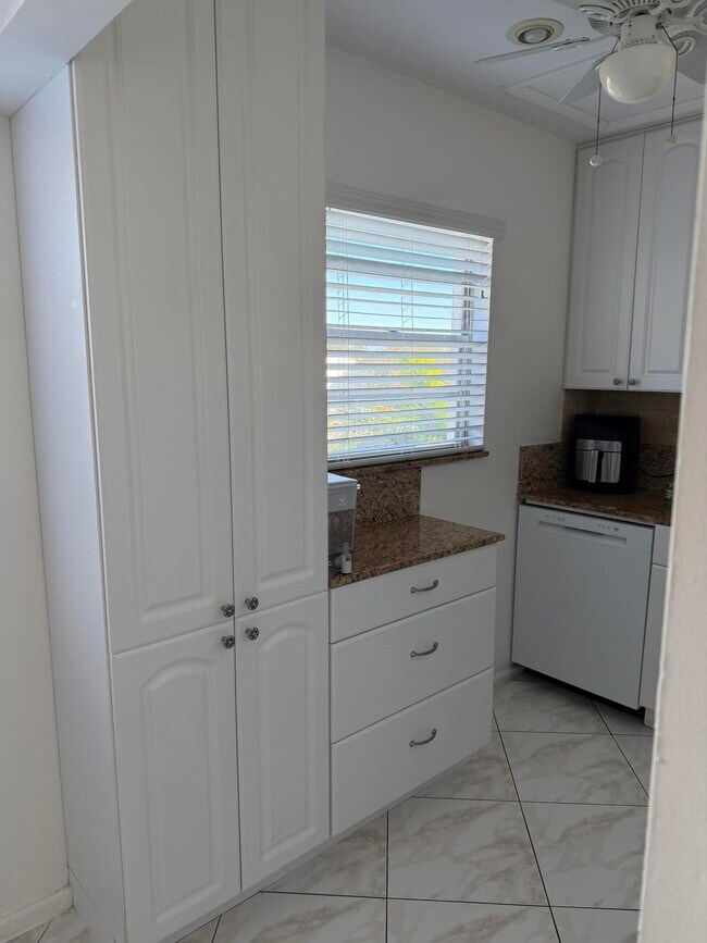 Foto del edificio - 332 Mansfield G