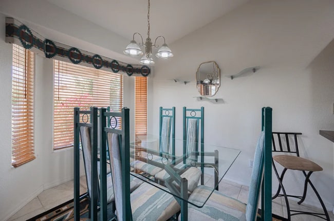 Foto del edificio - 3431 E Torrey Pines Ln