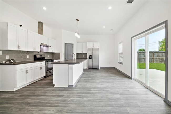 Foto del edificio - 10209 Ashville Dr