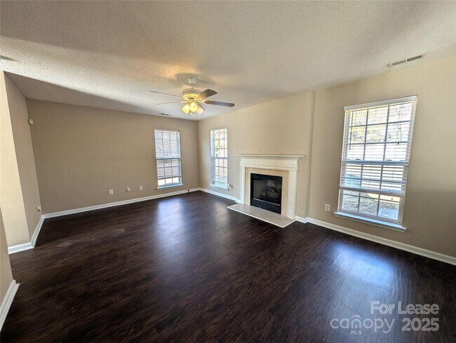 Foto del edificio - 144 W Walnut Ave