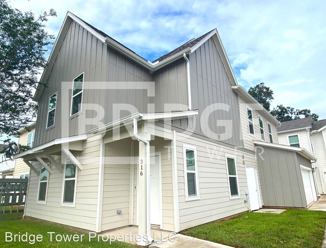 4 br, 3.5 bath House 316 Huisache Street House Rental in Lake