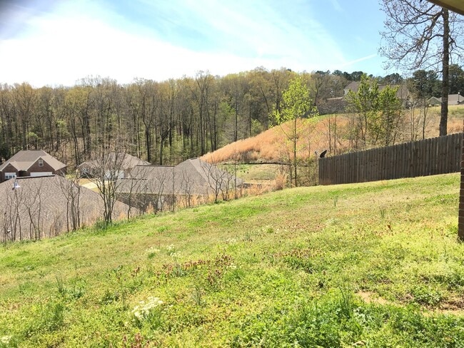 Building Photo - 233 Forest Glen Dr