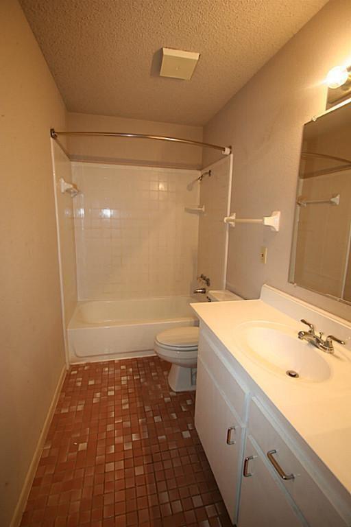Building Photo - 16335 Brookford Dr