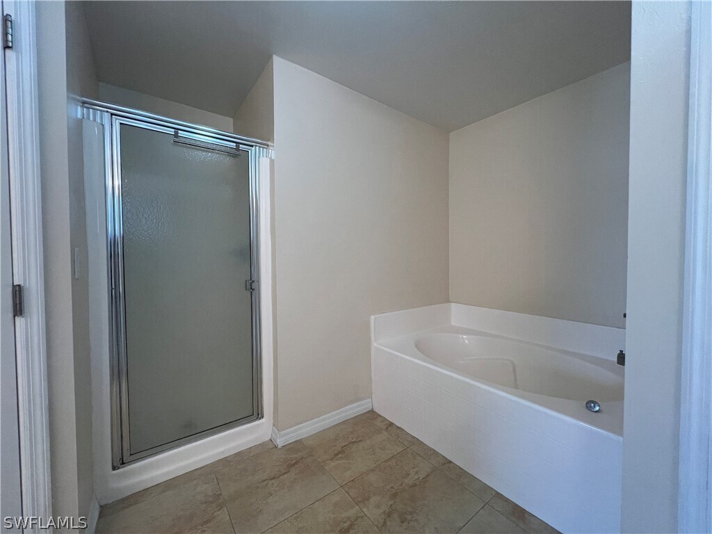 Building Photo - 2125 NE 4th Ave