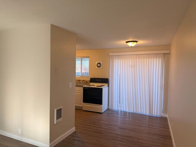 Building Photo - TFSC-B1604