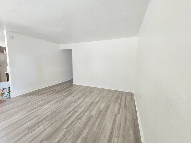 Foto del edificio - 6090 Olde Wadsworth Blvd