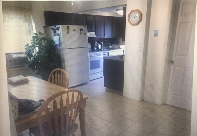 Foto del edificio - 85 Cosey Beach Ave