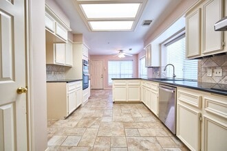 Building Photo - 5022 Moss Run Dr