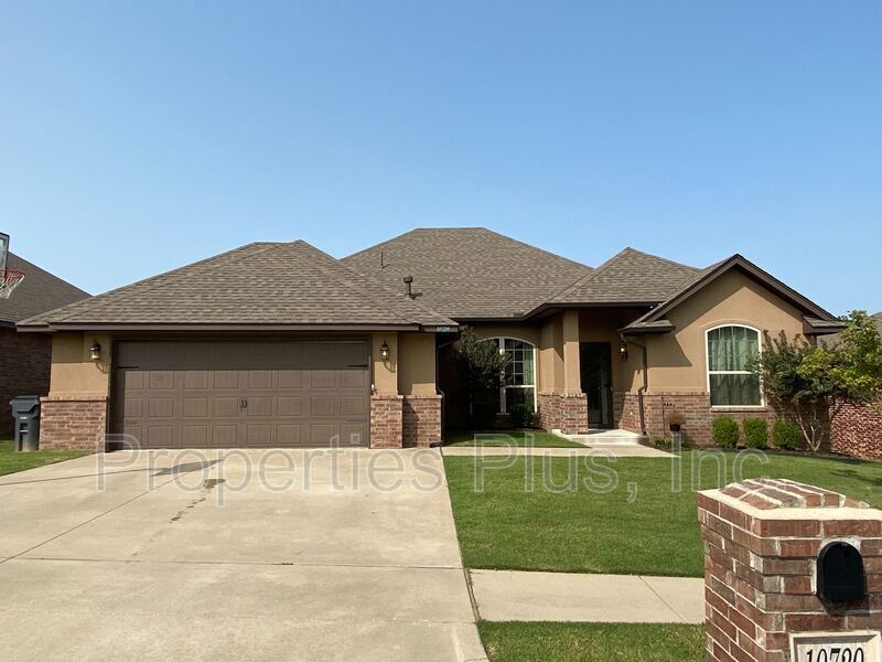 Primary Photo - 10720 Masters Cir