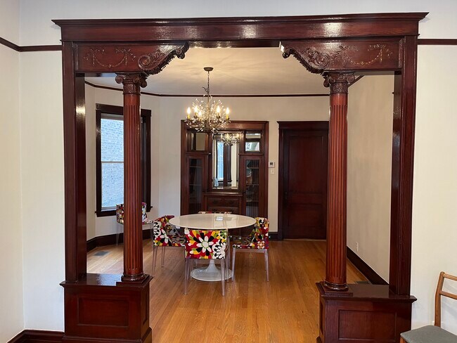 Foto del edificio - 1054 N Leavitt St