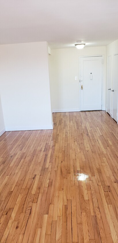 Primary Photo - 2922 Nostrand Ave