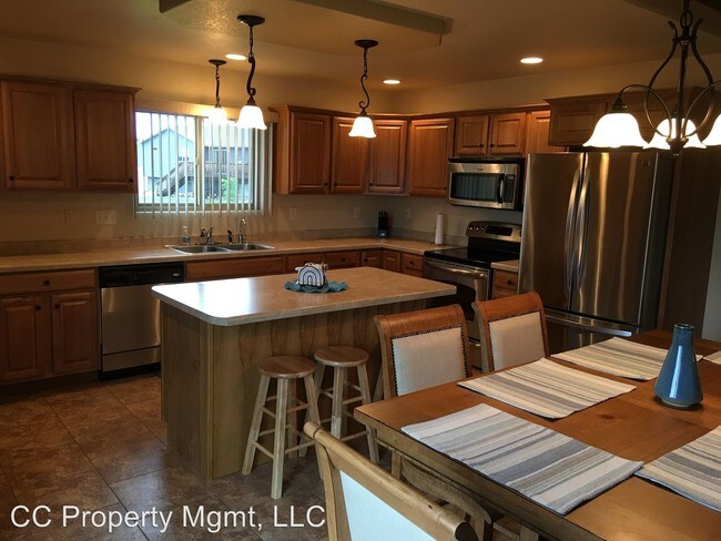 Foto del edificio - 2 br, 2 bath House - 2423 Smith Ave