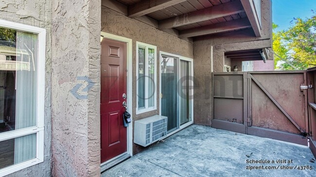 Building Photo - 476 Dempsey Rd