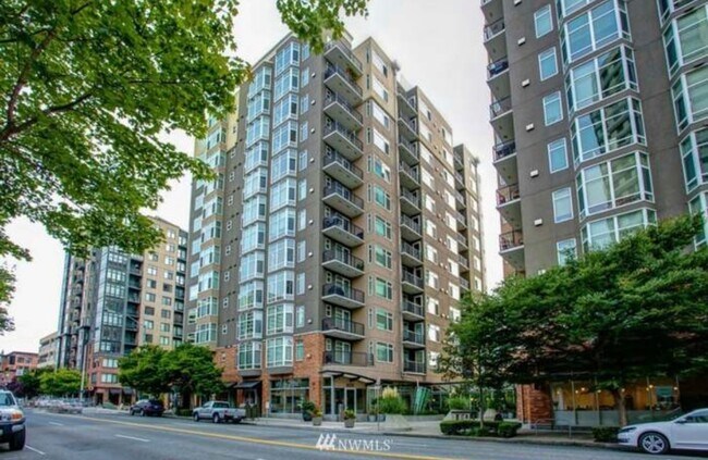 Building Photo - $500 Off with a lease start by 8/1  Luxury...