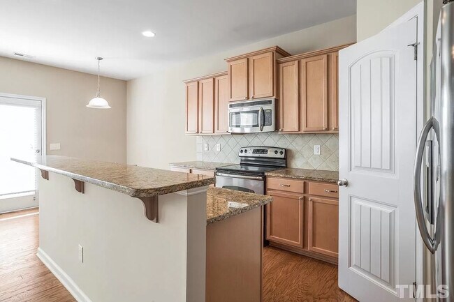Building Photo - 4430 Hillsgrove Rd