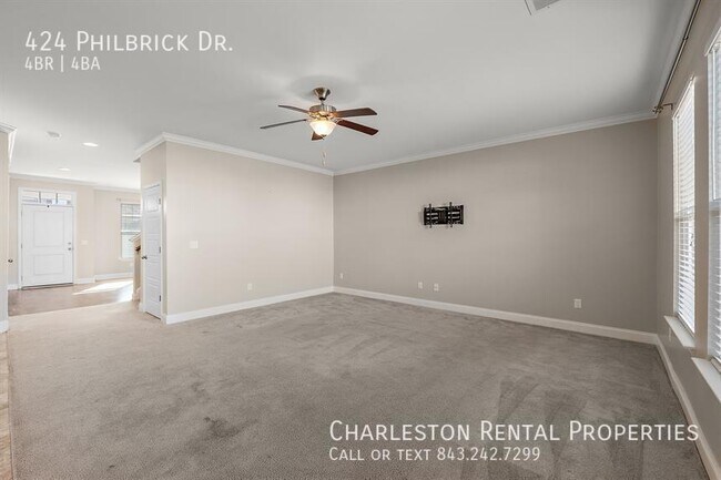 Foto del edificio - 424 Philbrick Dr