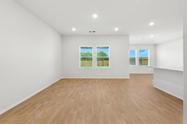 Building Photo - 106 N Richland Dr