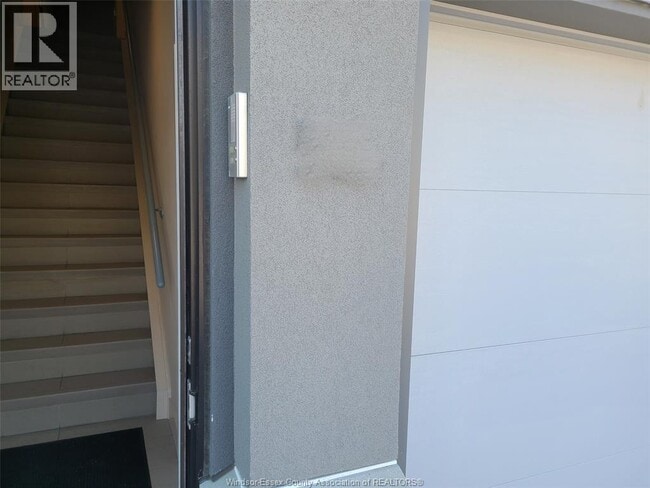 Building Photo - 550 Sandison St