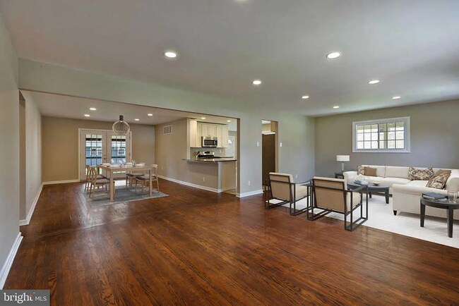 Foto del edificio - 304 Browning Ln