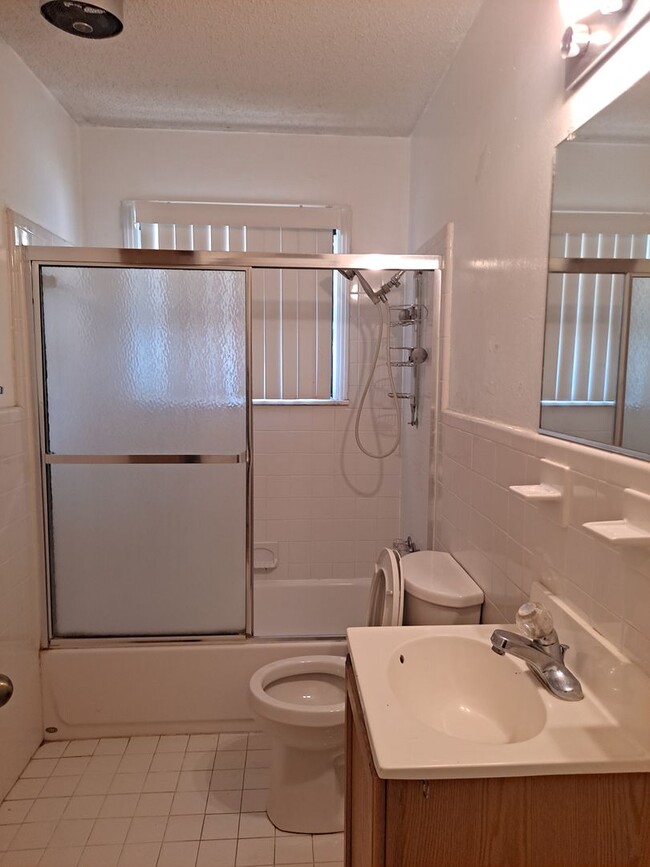 Foto del edificio - 3 Bedrooms, 1 Bathroom, 2 Car Garage @ Nor...