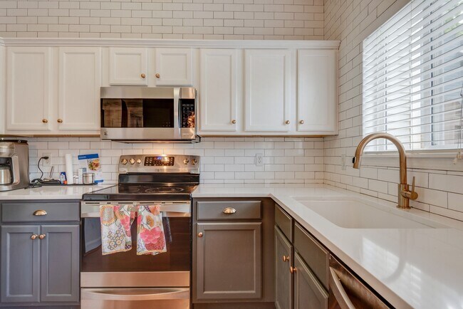 Building Photo - 2019B Beech Ave