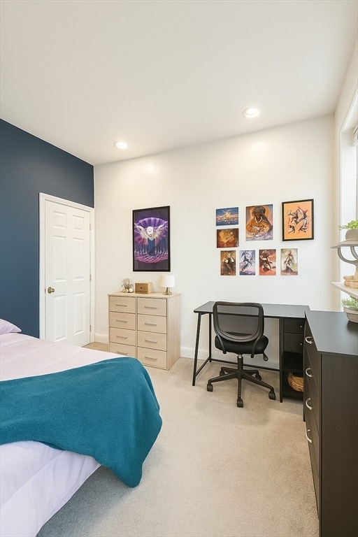 Building Photo - 390 Riverway