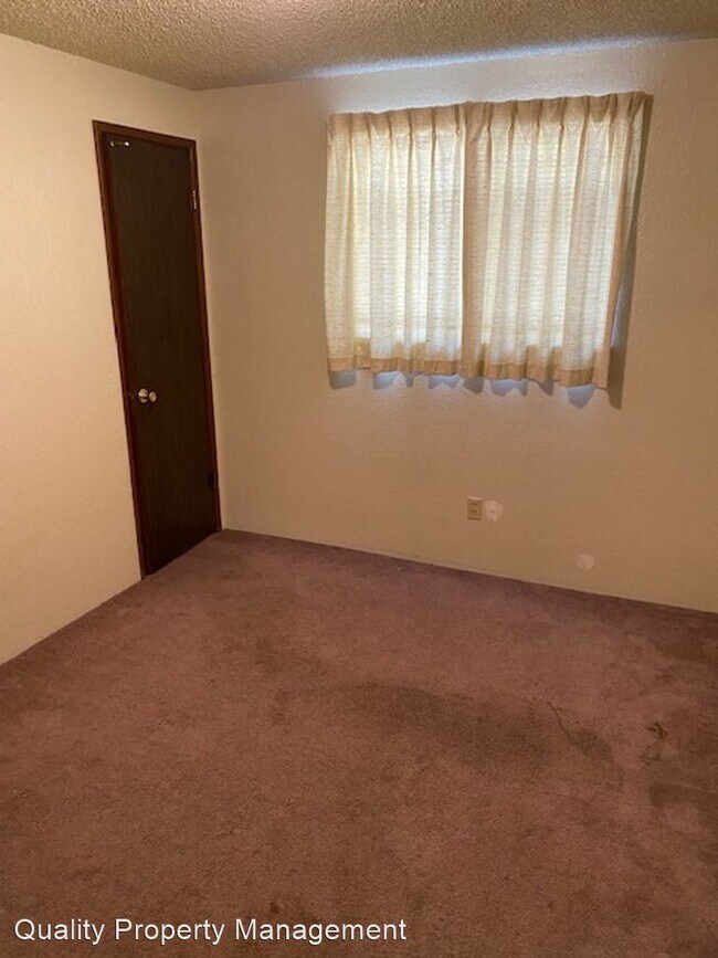 Building Photo - 3 br, 1 bath House - 805 Oak Street
