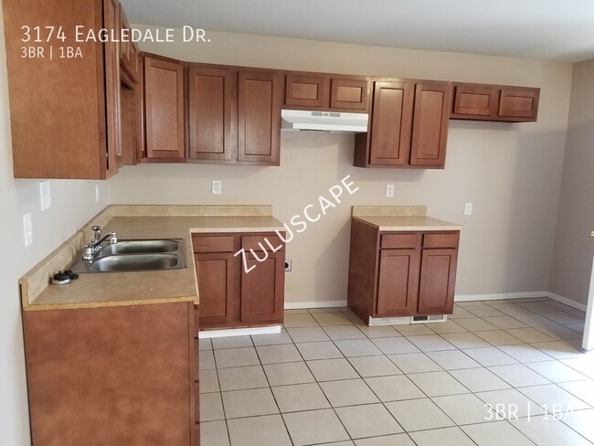 Building Photo - 3174 Eagledale Dr