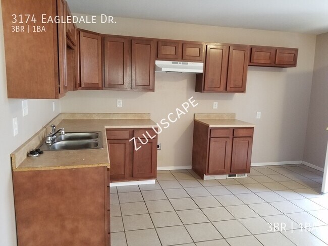 Foto del edificio - 3174 Eagledale Dr