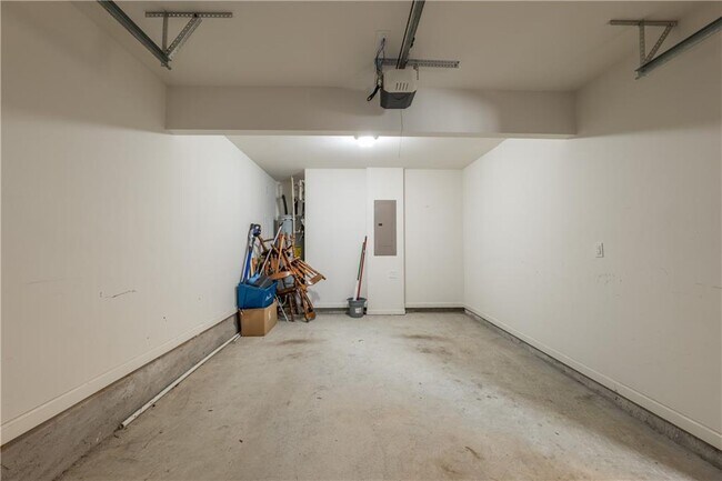 Building Photo - 915 Society Cir