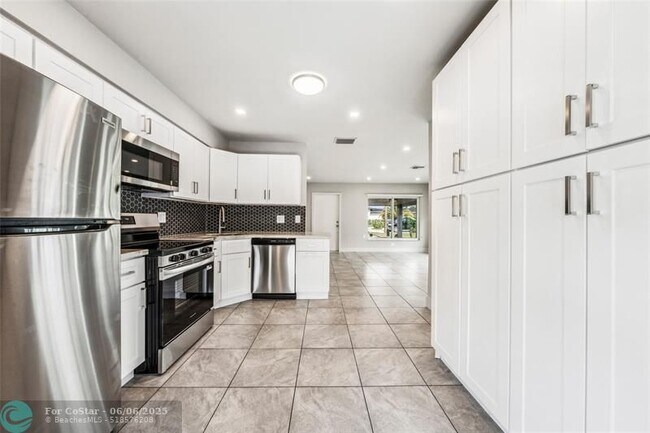 Foto del edificio - 4800 NE 4th Ave