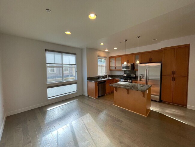 Foto del edificio - 511 Mariani Lane, San Jose, CA 95112