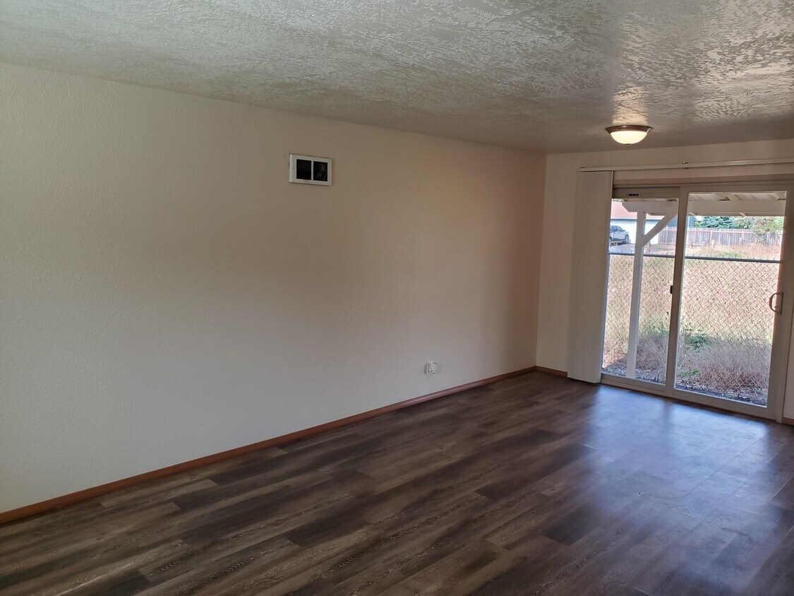 2580 River Rd Unit 2580, Eugene, OR 97404 Apartments in Eugene, OR