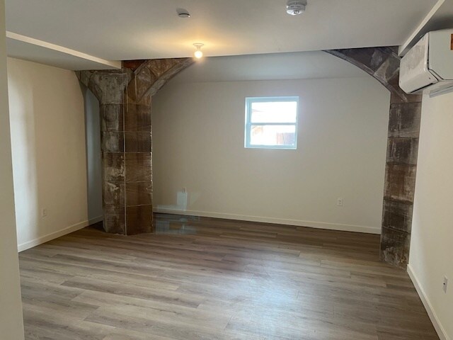 Foto del edificio - 92 E Forest Ave