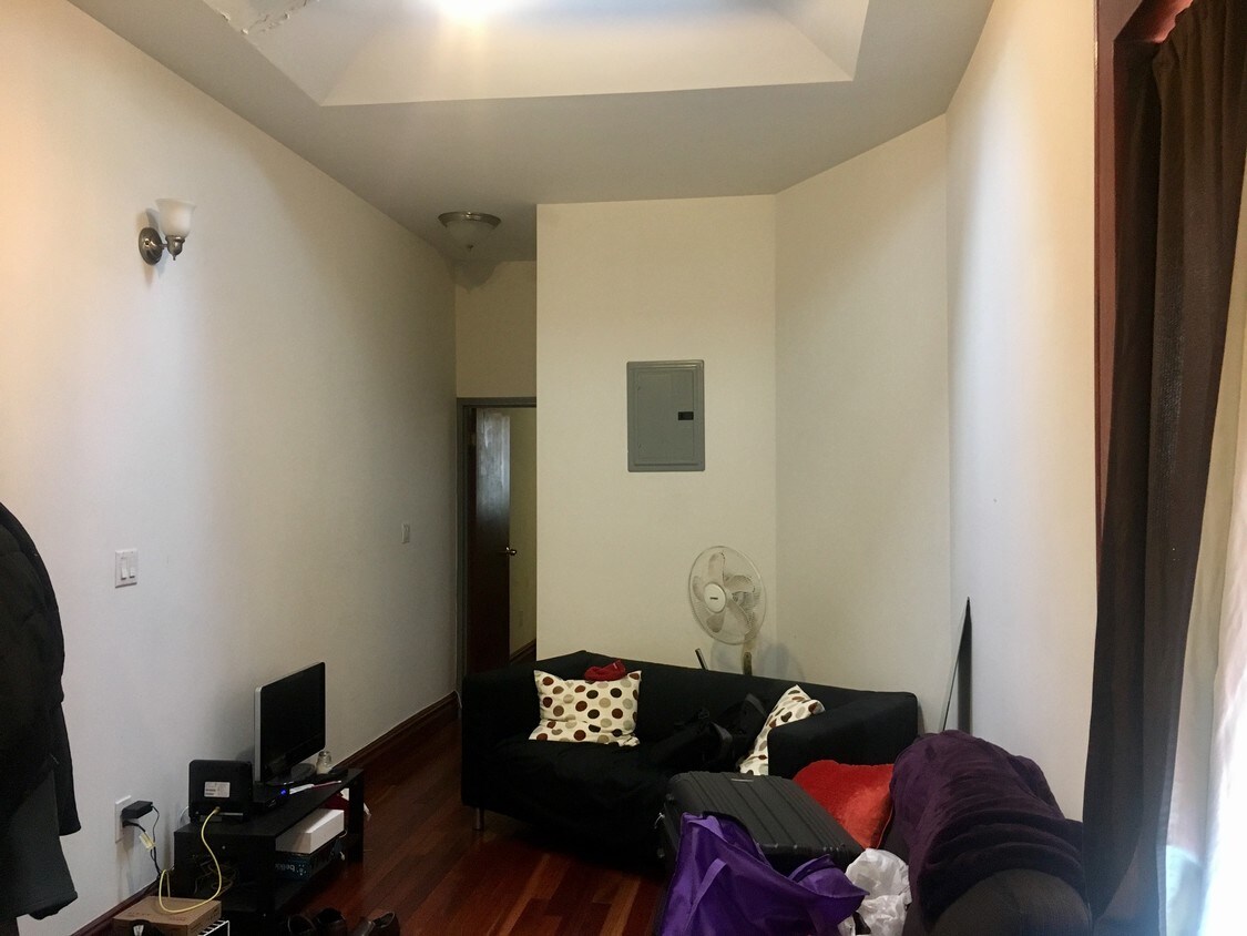 Primary Photo - 1259 Park Ave