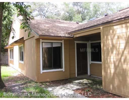 Foto del edificio - 909 Robinhood Ct