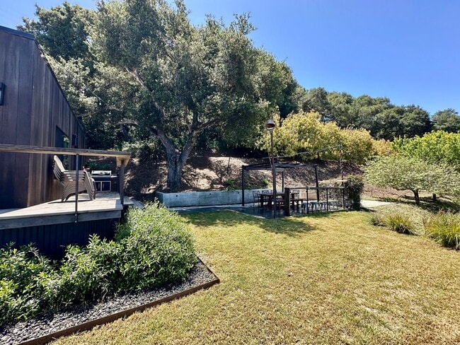 Building Photo - 4 BEDROOM 2 BATH HOME IN BEAUTIFUL MORRO B...