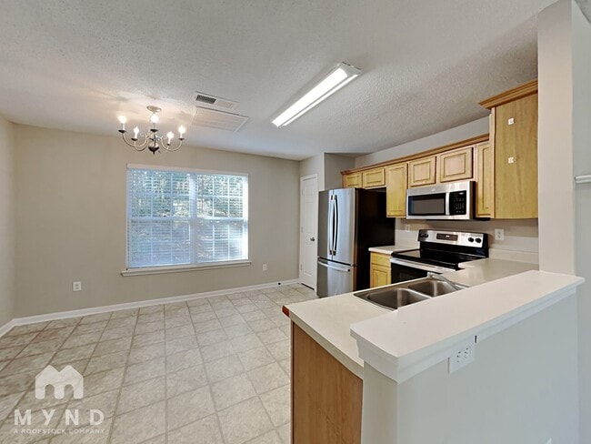 Building Photo - 227 London Dr