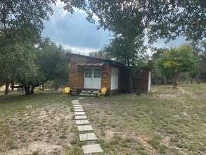 Building Photo - 10518 Signal Hill Rd