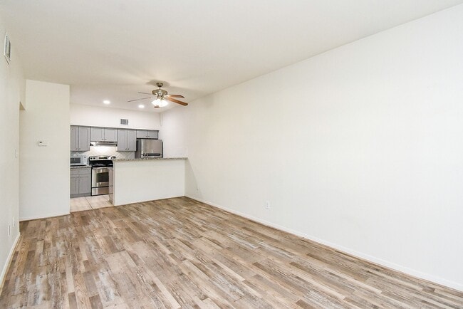 Building Photo - 2626 Holly Hall St