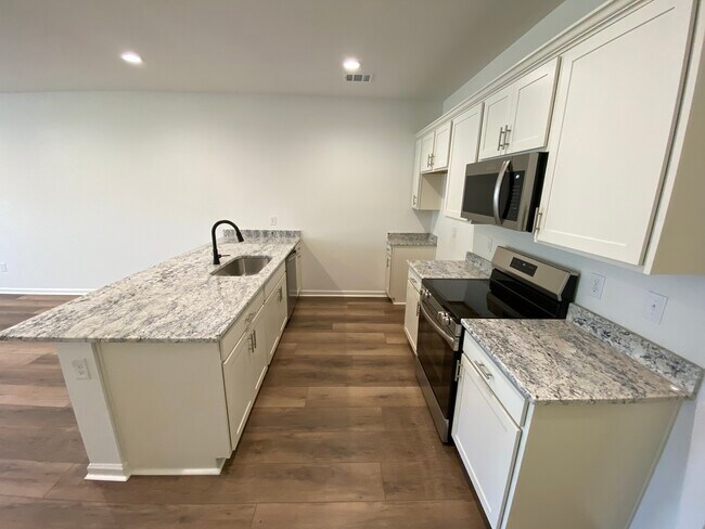 Building Photo - 12113 Trophy Ln