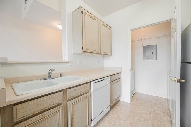 Building Photo - 7107 S Durango Dr