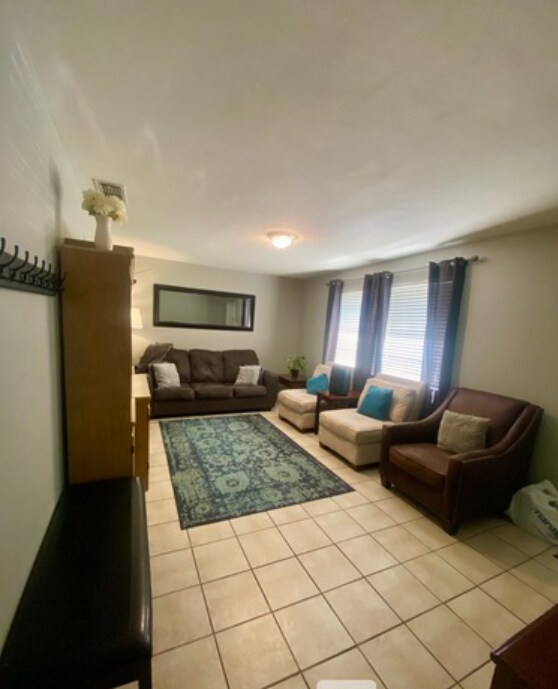 Foto del edificio - 3113 Greg Ln