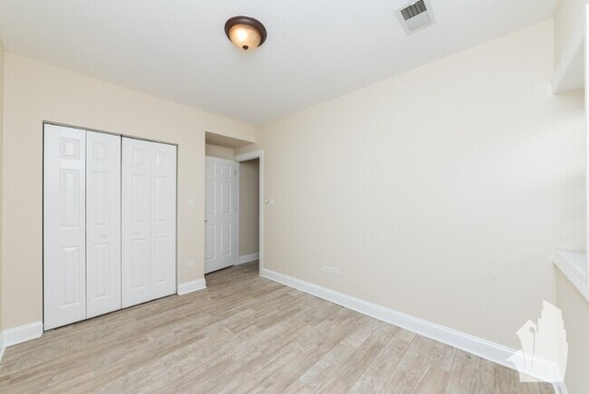 Foto del edificio - 3508 W Cortland St