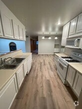 Building Photo - 114-116 Mill Rd Ct