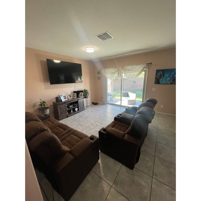 Foto del edificio - 1617 N Westfall Trl