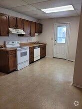 Building Photo - 44 N Chestnut St