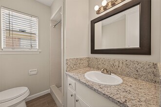 Building Photo - 9502 Skyline Dr