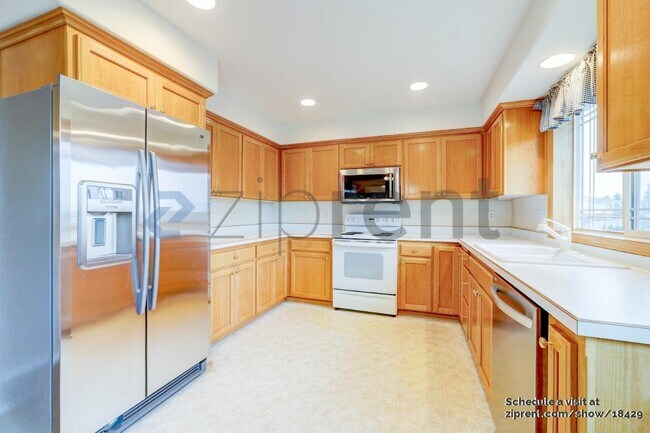 Building Photo - 436 Sunwood Dr NW
